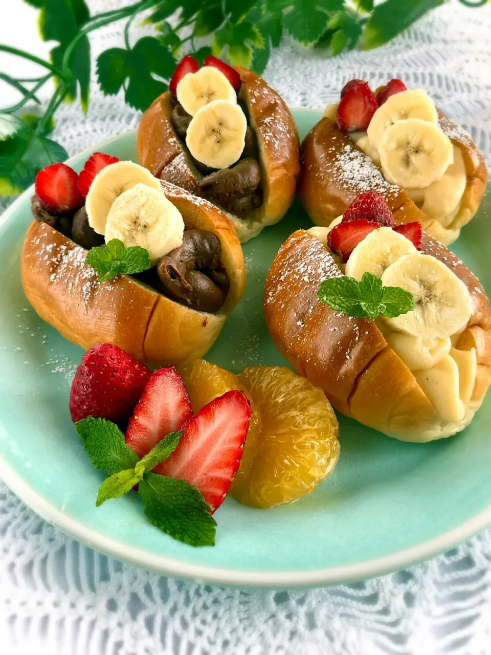 ロールパンdeカスタード⭐︎チョコのフルーツサンド|スイーツポテトさん