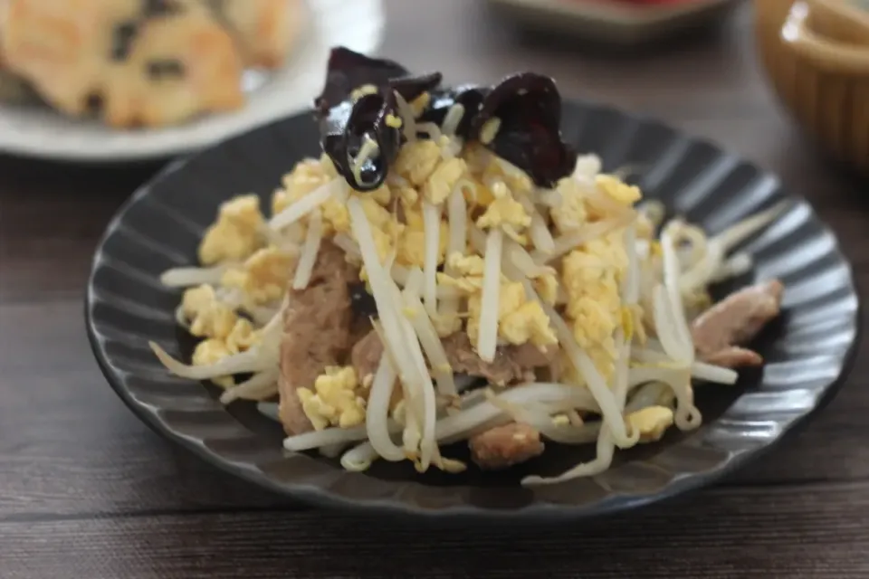 もやしと大豆ミートとキクラゲの卵炒め|ちいさなしあわせキッチンさん