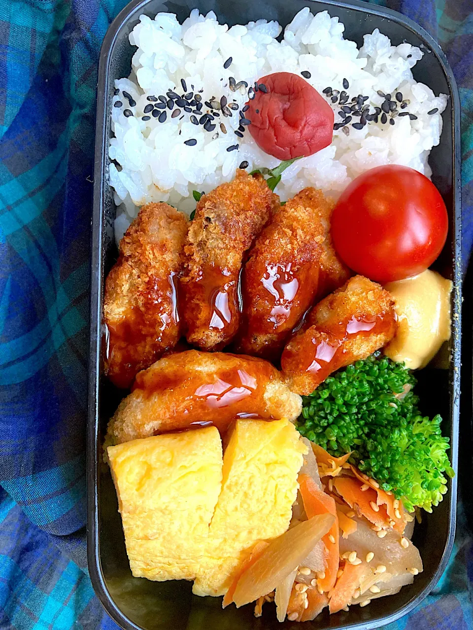 Snapdishの料理写真:一口カツ弁当|ナタママさん