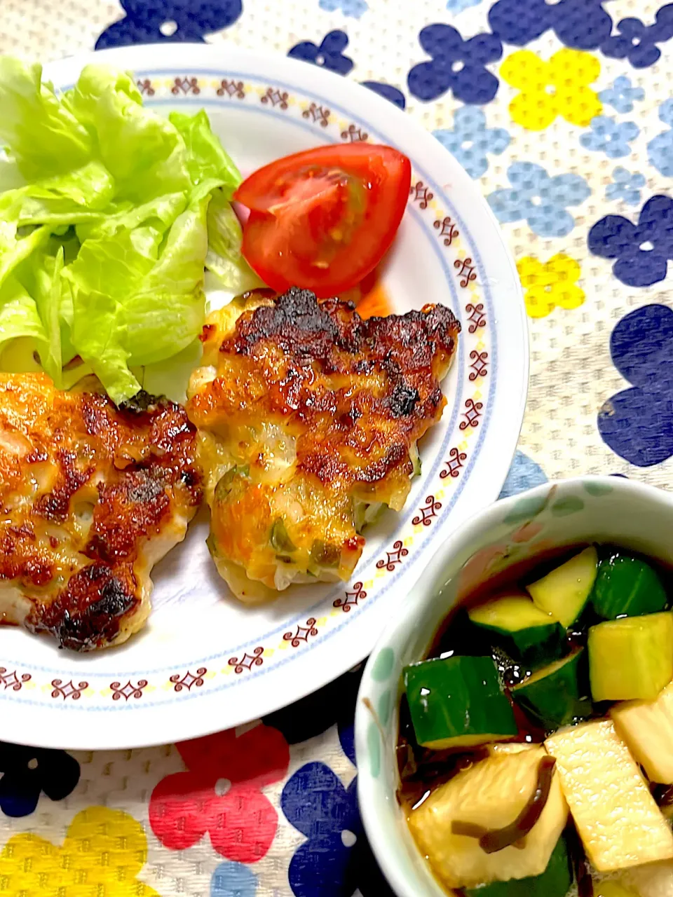 鶏胸肉と野菜の塩麹焼き　胡瓜🥒と長芋の塩昆布ポン酢和え|4jinoanataさん