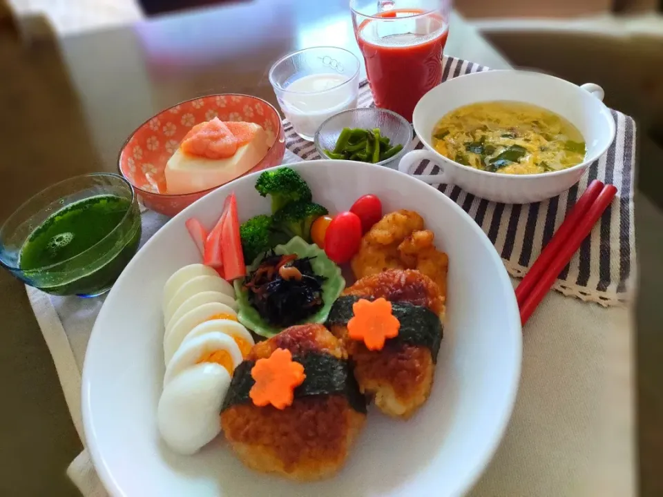 朝ご飯♡

おはようございます☀

沢山炊き過ぎたご飯を
焼きおにぎりに♪|アカネ💖さん