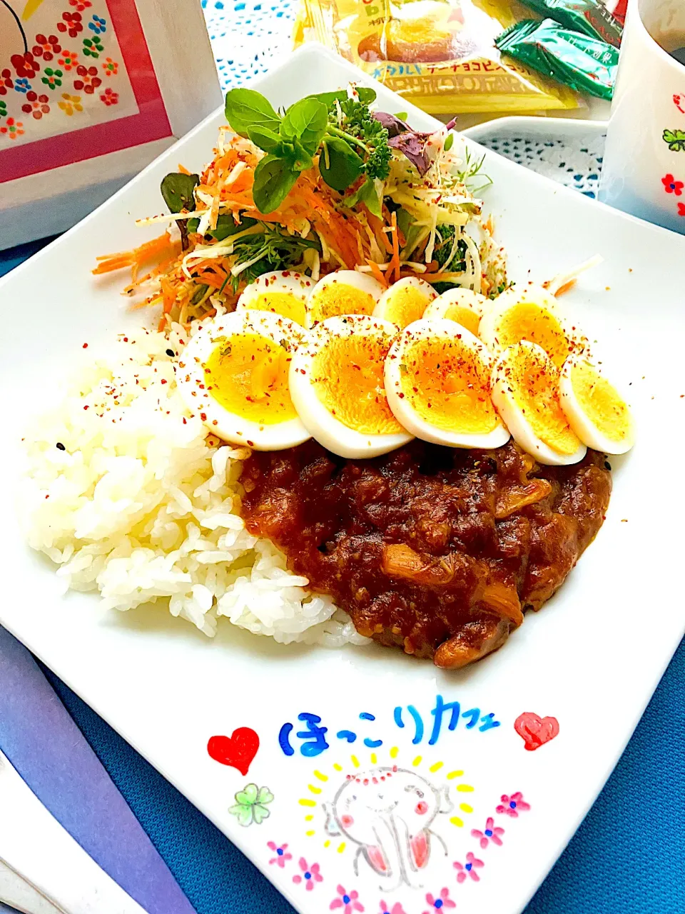 スパイスカレーワンプレート🍛ハーブサラダ🥗オリーブオイルと七味唐辛子🌶がドレッシング^ - ^💖|HAMI69さん