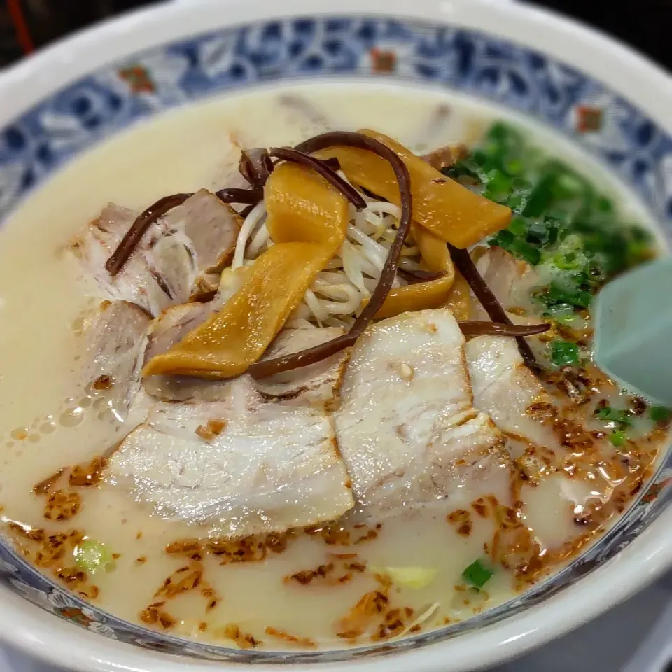 鹿児島はざぼんさんのチャーシュー麺～v(^o^)|たかたかさん