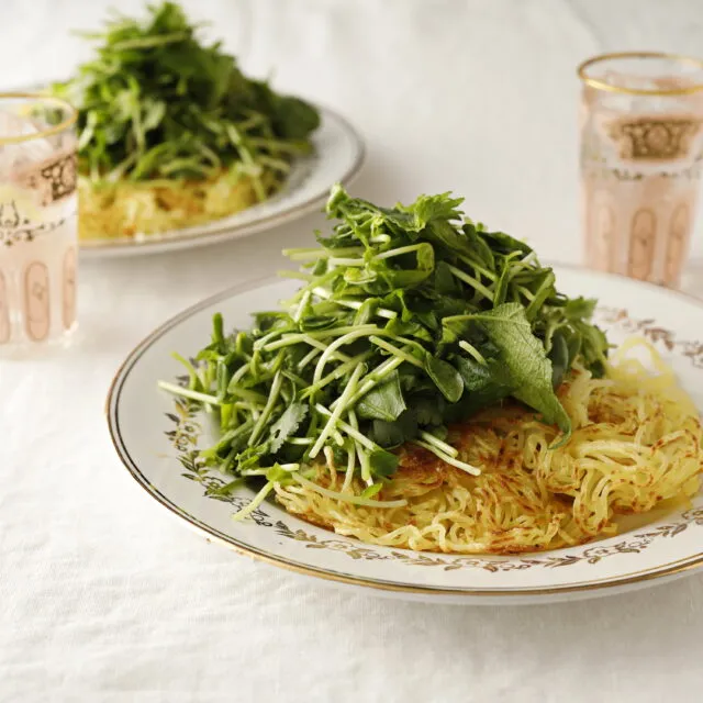 エスニック香味野菜 こんがり焼きそばのせ|ユウキ食品＆マコーミックさん