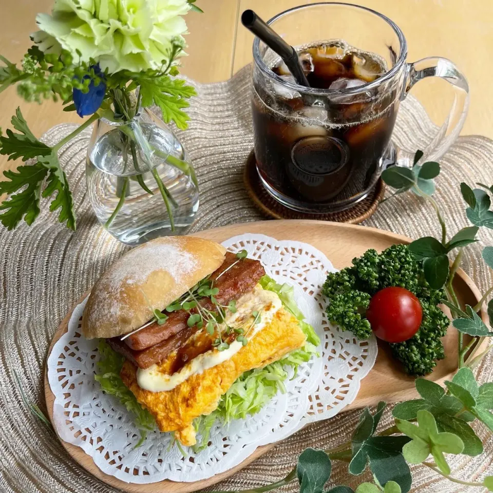 Snapdishの料理写真:5/12❤︎焼き肉ダレスパムたまご焼きサンド🍃
お弁当の残り物で…|Makinsさん