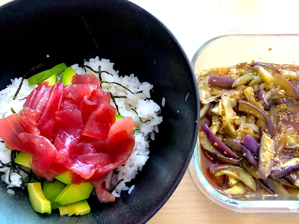 アボカドとマグロ漬け丼　なすのごまポン酢和え|pikas0nさん