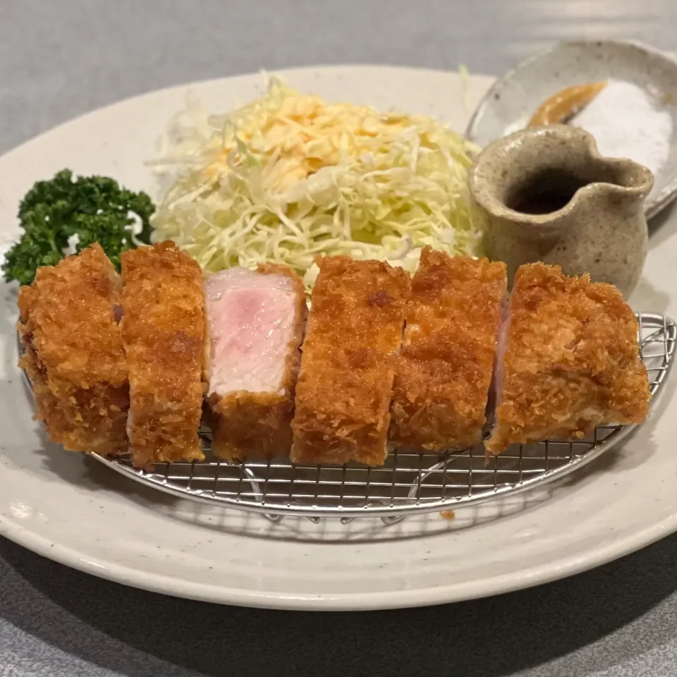 梅酒の品揃え　ぱかぱか　厚切りロースカツ定食|ddr3rdmixさん