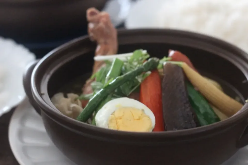 ロティサリーチキンが余ったら。チキンと春野菜のスープカレー|ちいさなしあわせキッチンさん