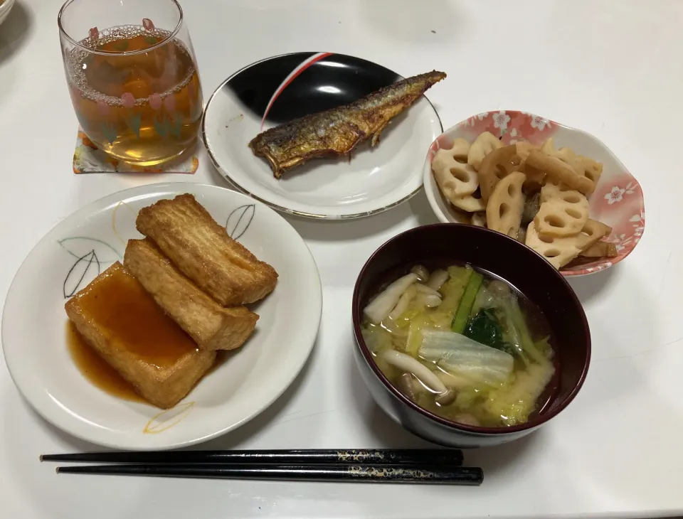 Snapdishの料理写真:晩御飯☆塩鯖☆厚揚げステーキ☆揚げ茄子とれんこんの甘酢☆みそ汁（白菜・しめじ・小松菜）|Saharaさん