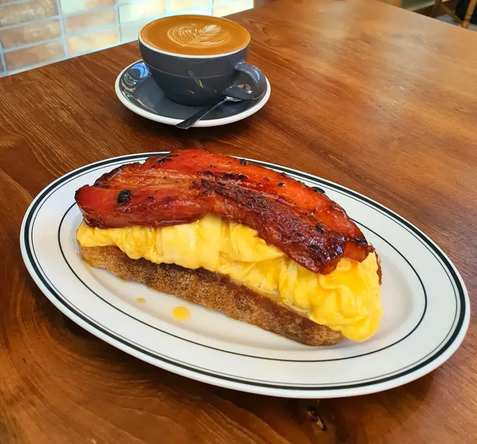 Tasty Saturday Brunch w/ Velvet Egg & Caramelized Bacon Toastie + Hot Latte 🥓🍳☕🤤|An'leeさん