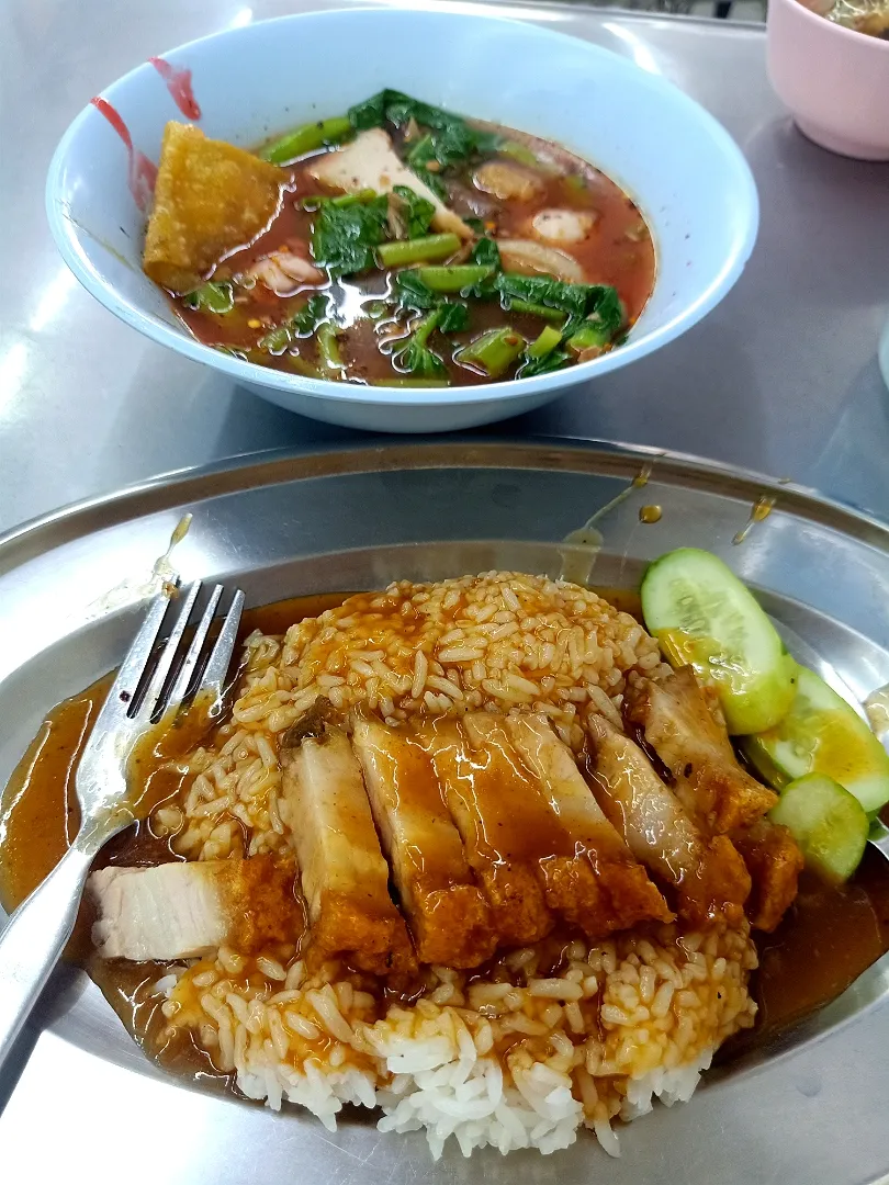 Crispy Pork Belly Over Rice & Yentafo Soup 🐷🍚🍲|An'leeさん