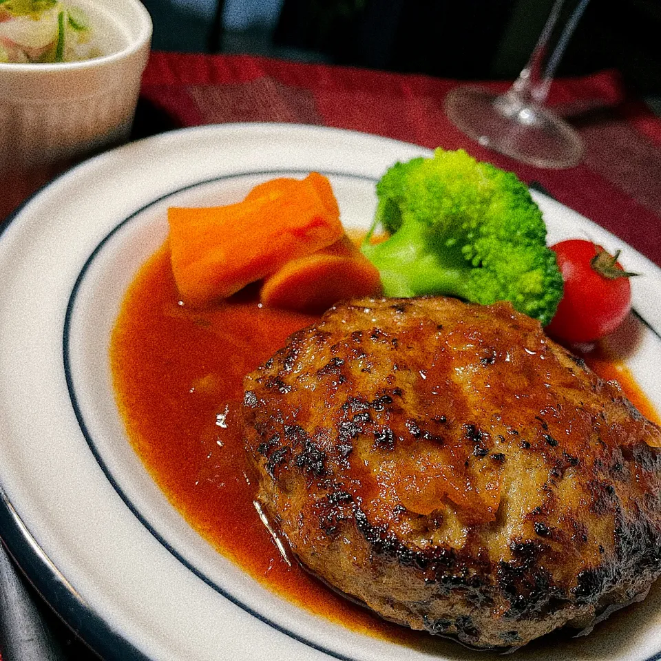 ふっくらジューシーハンバーグ🥘🍴|Sの食卓さん