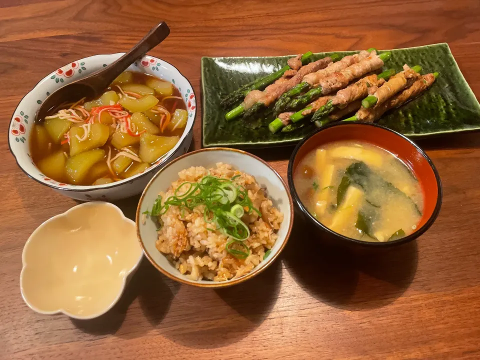 Snapdishの料理写真:舞茸と鯖の炊き込みご飯🐟🍄🍚|hyocoさん