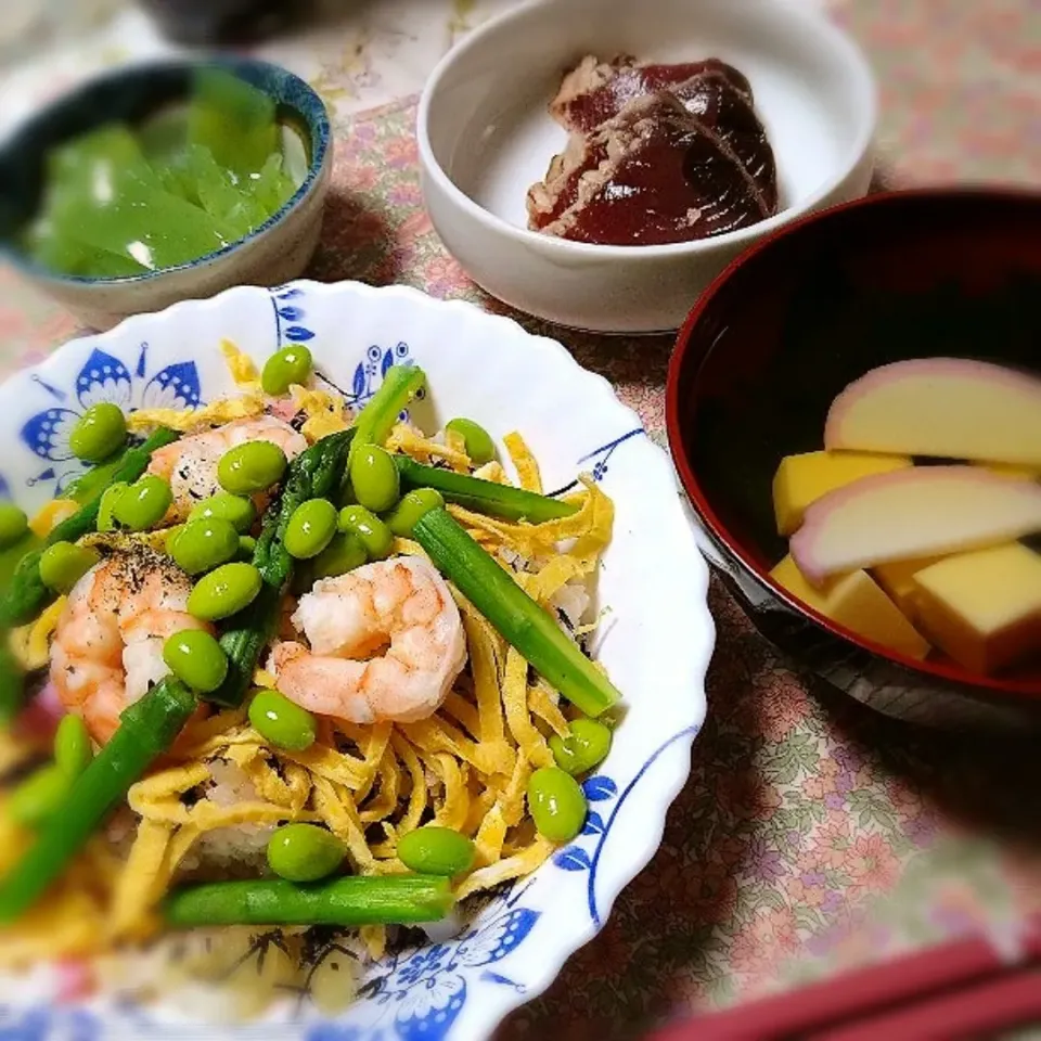 母の日ご飯
・ちらし寿司・お吸い物
・カツオのたたき・刺身こんにゃく|トケイソウさん