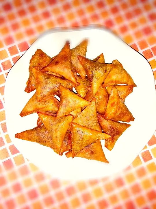 samosa|hussaina cakes and moreさん