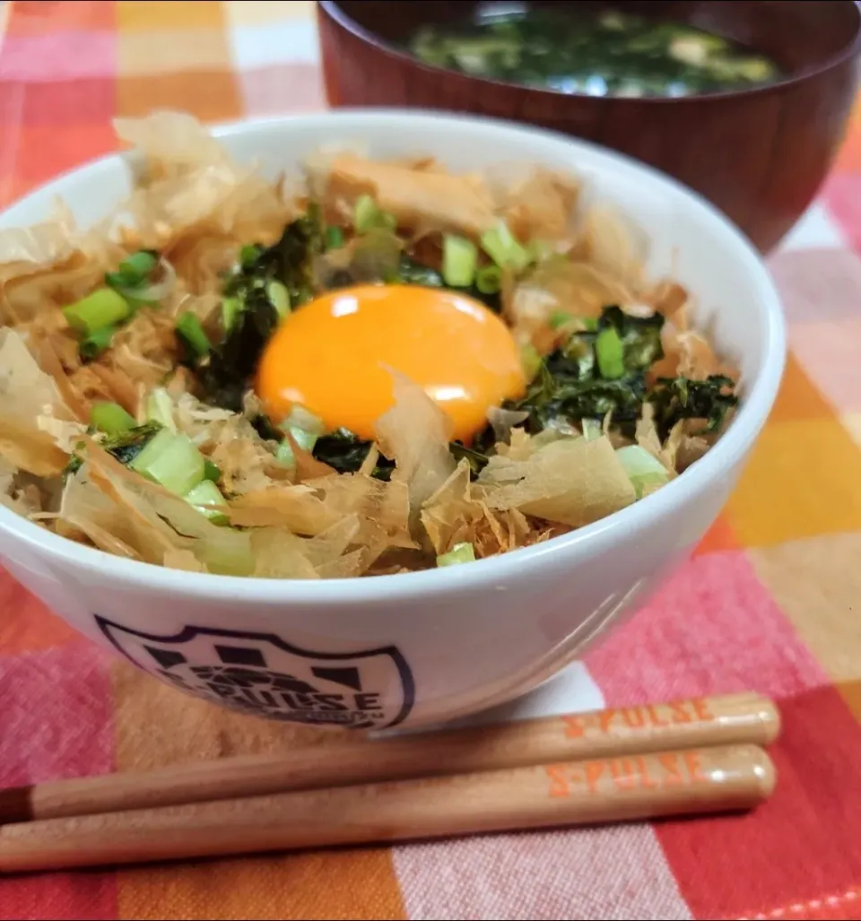 わさび醤油de花鰹卵かけ飯|マギーさん