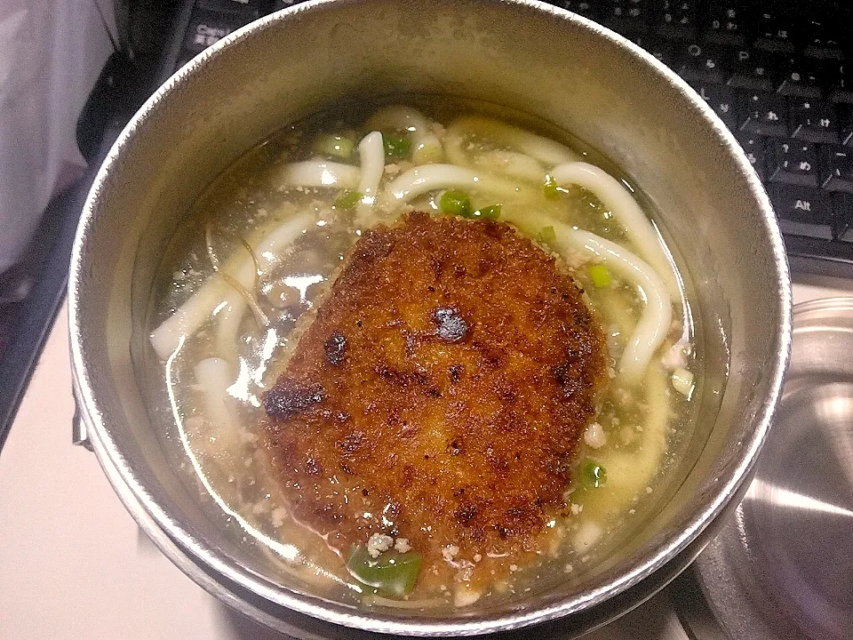 なめ茸と肉そぼろ入りとろみ付きコロッケうどん|darkbaronさん