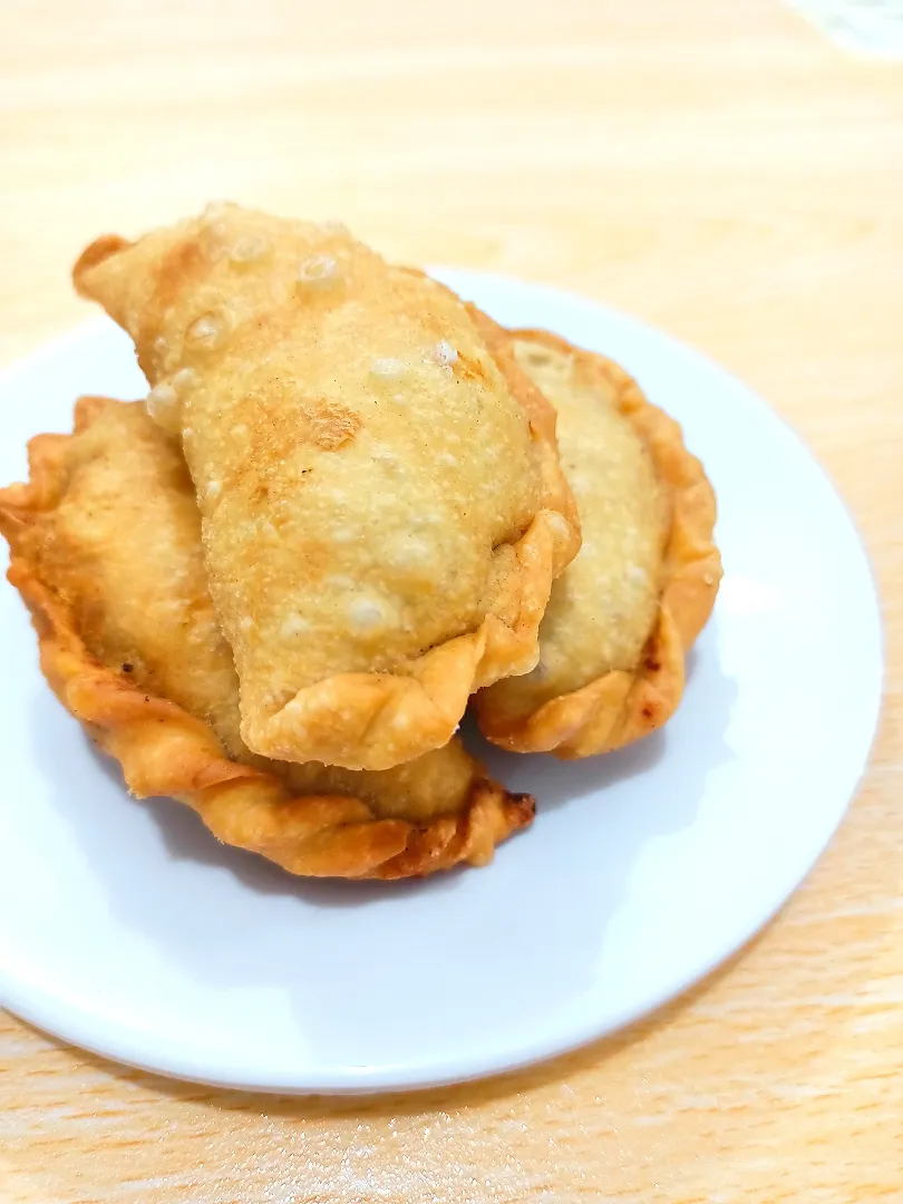 Snapdishの料理写真:curry puff|Yen lingさん