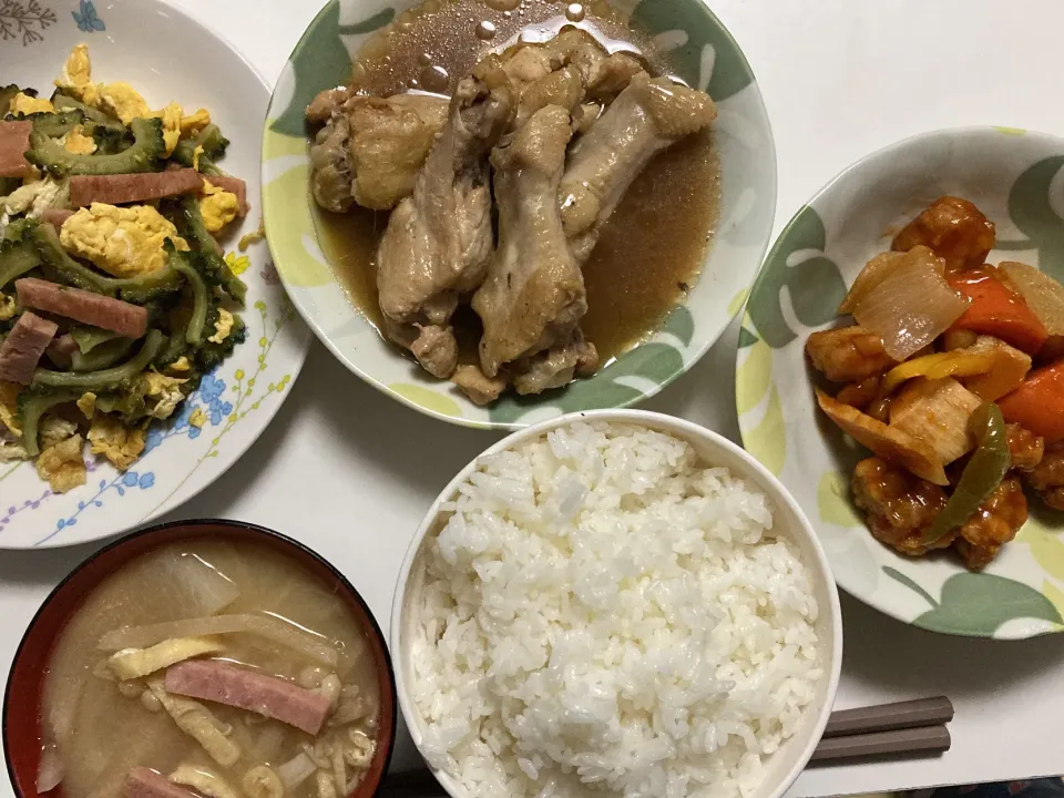 夕食　ゴーヤーチャンプルー&酢豚&鶏肉の煮込み&大根とポークと揚げの味噌汁|Hiromiさん