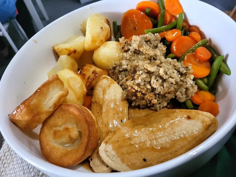 Vegetarian roast dinner|FatGirlFoodJourneyさん