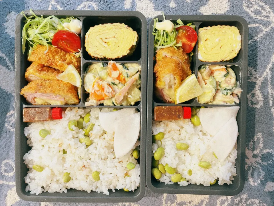 Snapdishの料理写真:枝豆ご飯とミルフィーユカツのお弁当|とぴさん