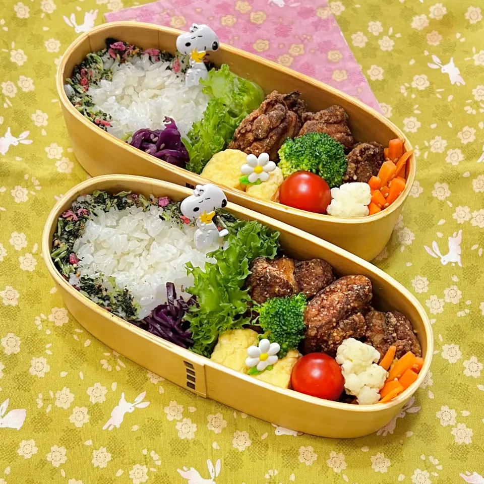 鶏モモ塩唐揚げ☘️の双子ちゃんお弁当💙❤️ 5/15月|sweet homeさん