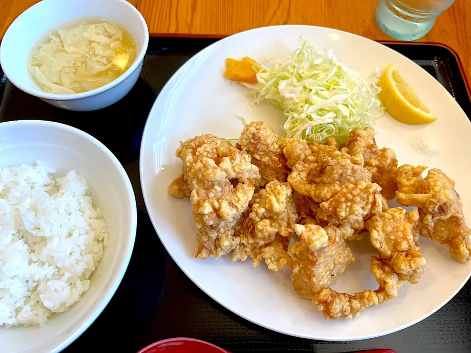 今日のランチ🍽️は、中華料理屋さんの日替りランチで『とり天』|yokoさん