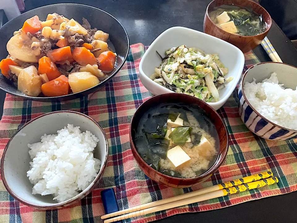 晩ごはん★肉じゃが、白菜とツナのサラダ、みそ汁|ハルさん