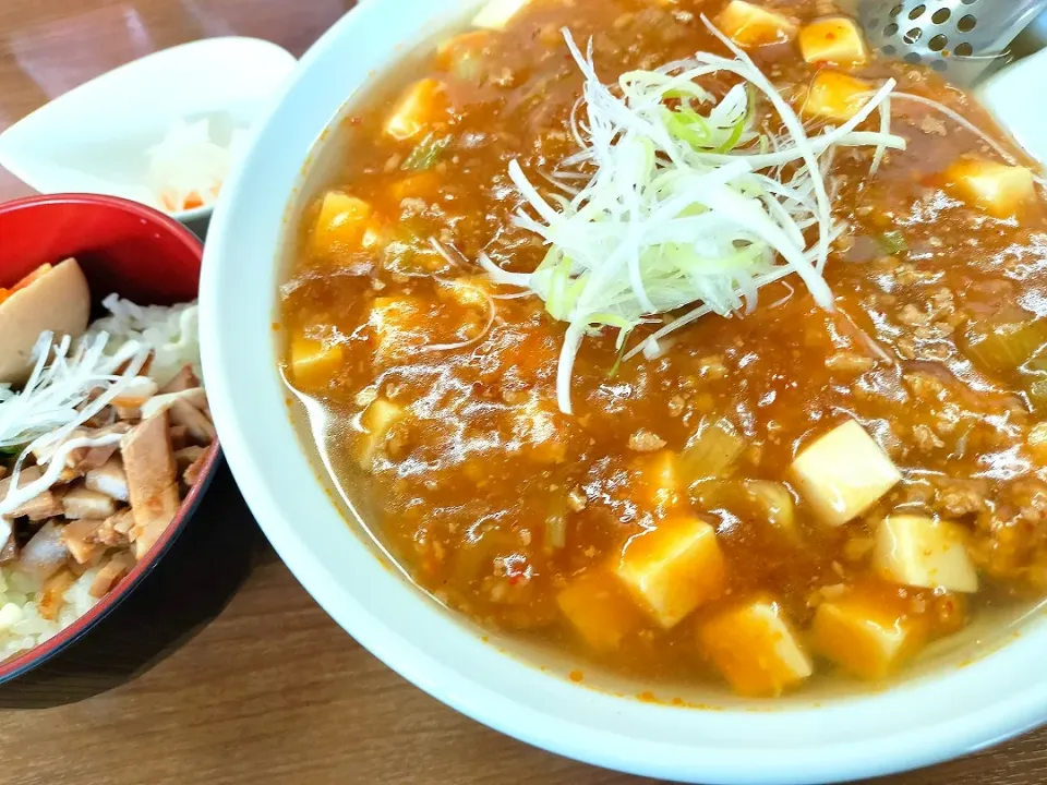 マーボー麺
ミニチャーシュー丼|ゆずあんずさん