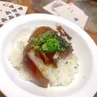 Snapdishの料理写真:イナダ漬け丼|shoさん