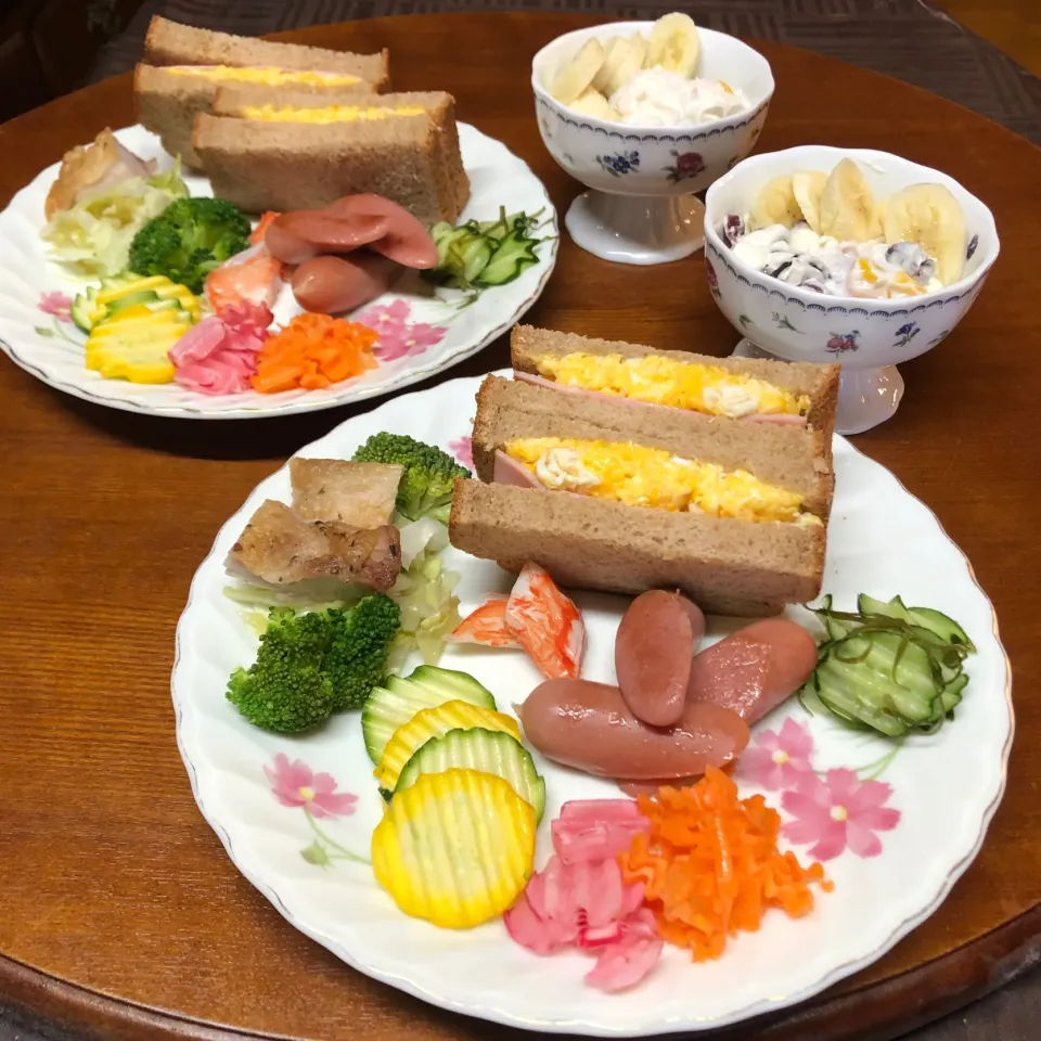 henryさんの料理 アルモンデ卵チーズサンドモーニングプレート💐|henryさん