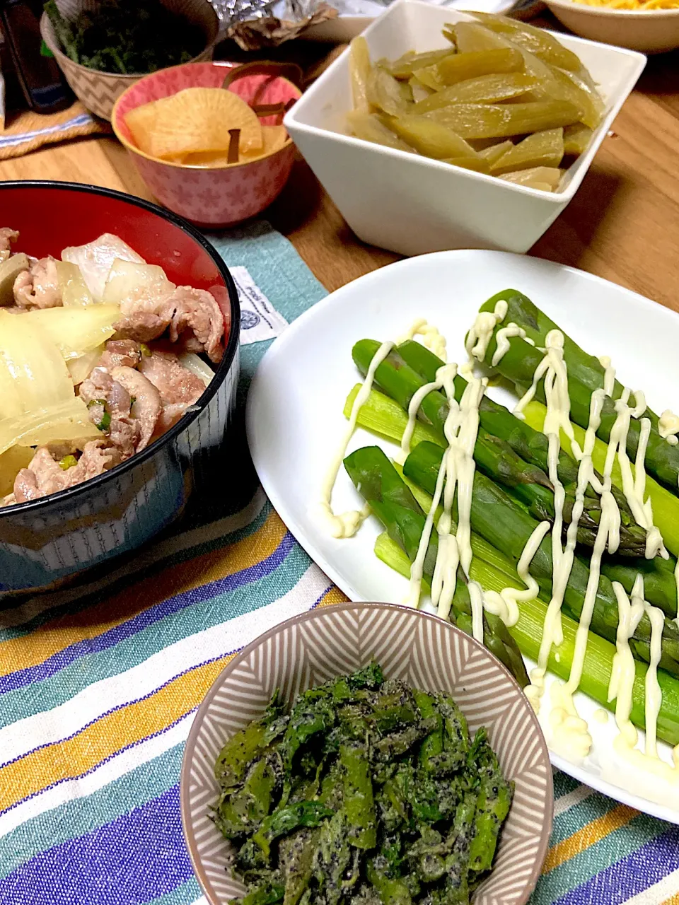 お夕飯。L Lサイズのアスパラ。ウド料理。|renharuruさん