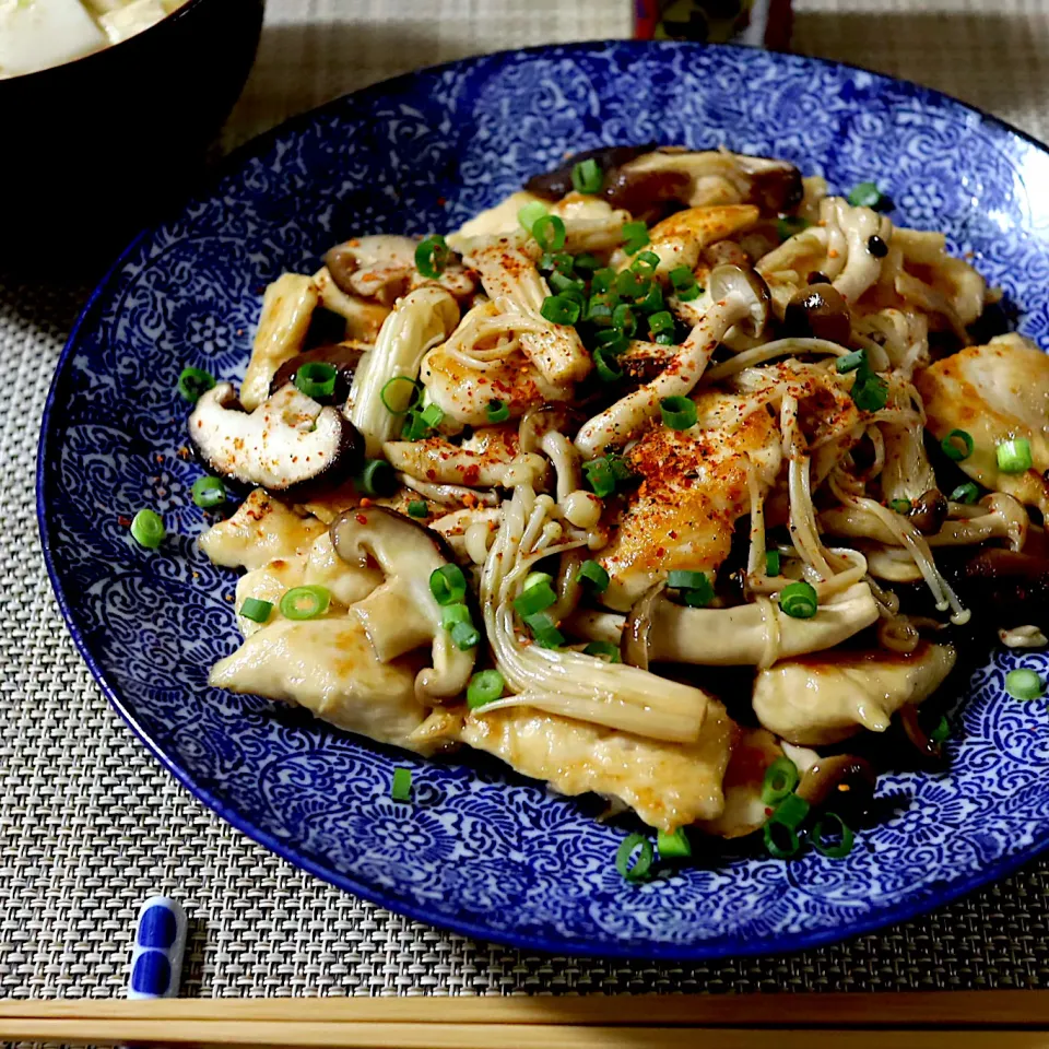 リリコさんの料理 鶏ムネ肉ソテーきのこがけ|かおるさん