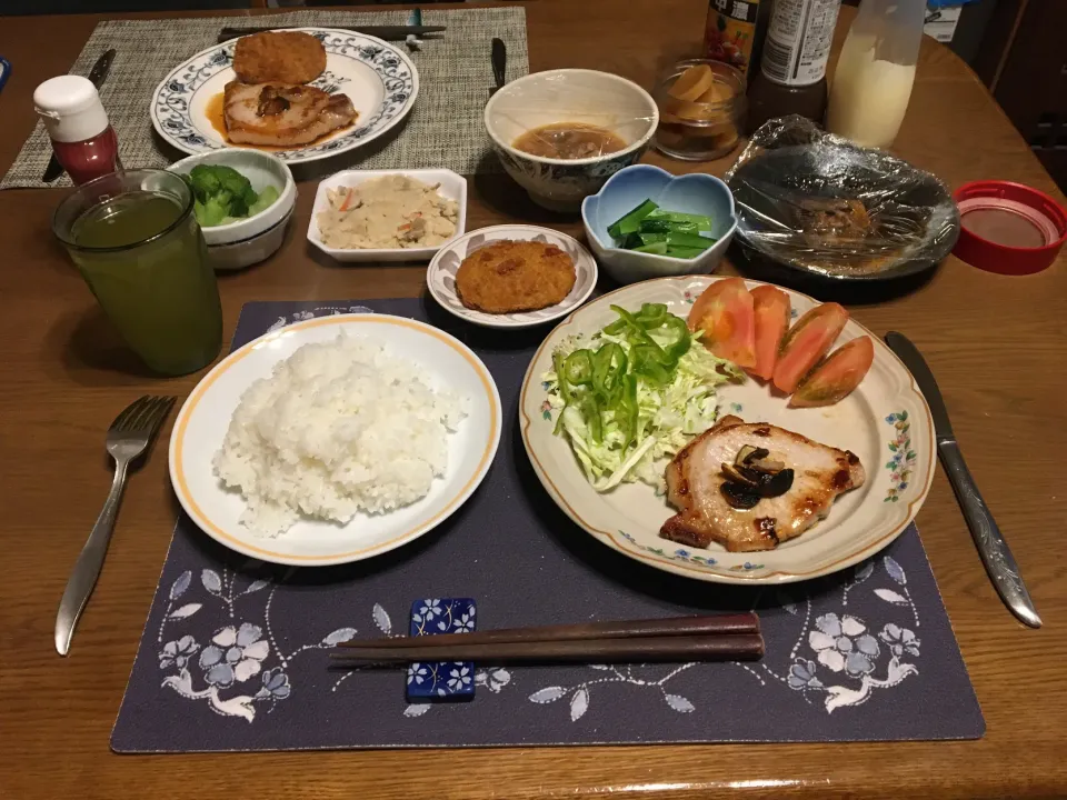 ポークソテー、牛肉コロッケ(夕飯)|enarinさん