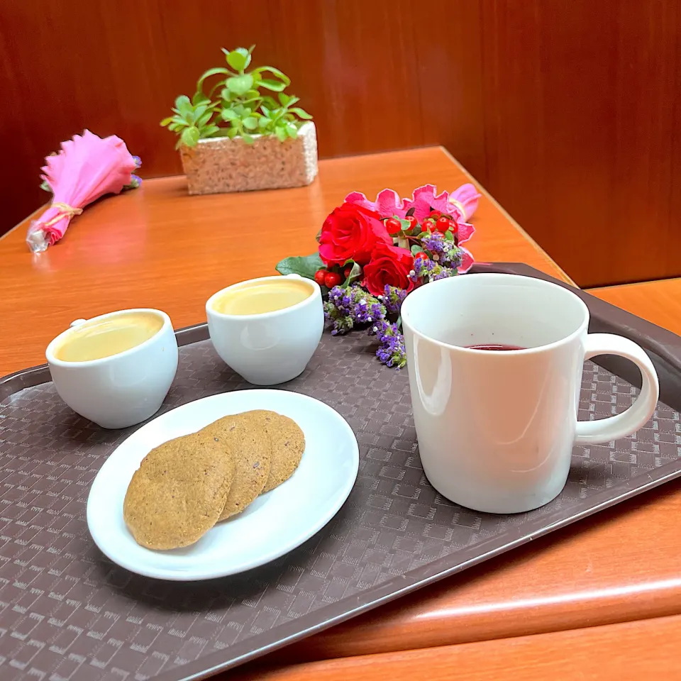 Snapdishの料理写真:Cookies and coffee|skyblueさん