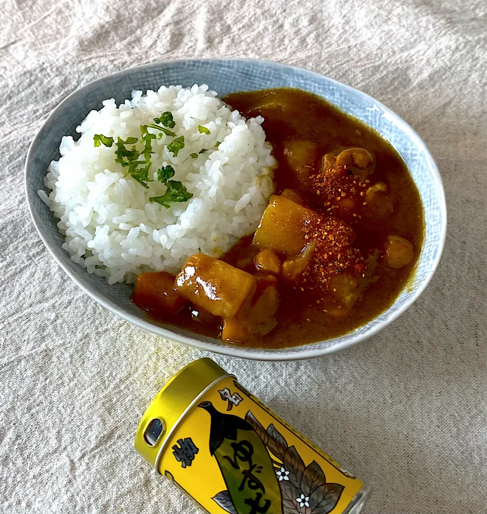 カレーに七味唐辛子|かっちゃん杉さん