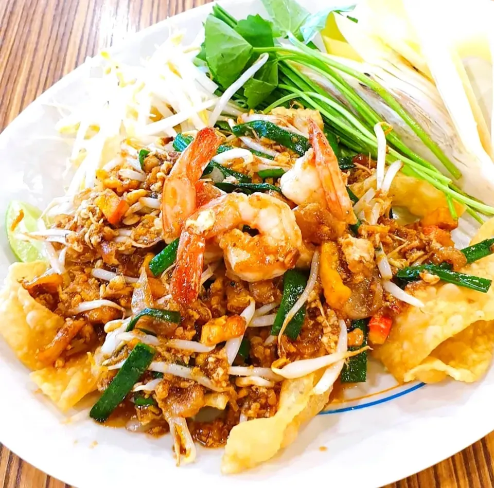 Crispy Wonton Pad Thai (ผัดไทยเกี๊ยวกรอบ) 🥢😋|An'leeさん