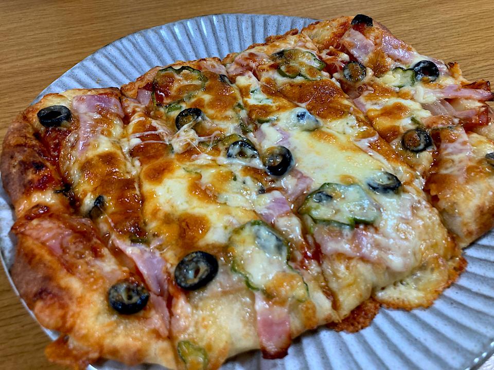 ＊たっぷりチーズのピザ焼けた🍕＊