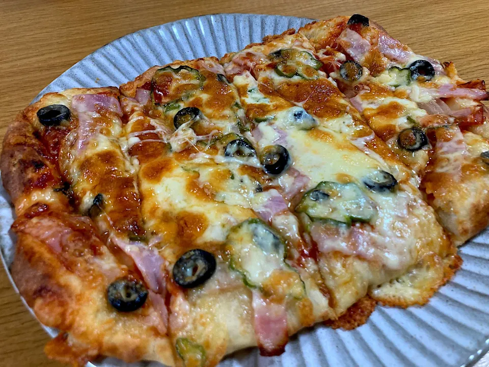 ＊たっぷりチーズのピザ焼けた🍕＊|＊抹茶＊さん