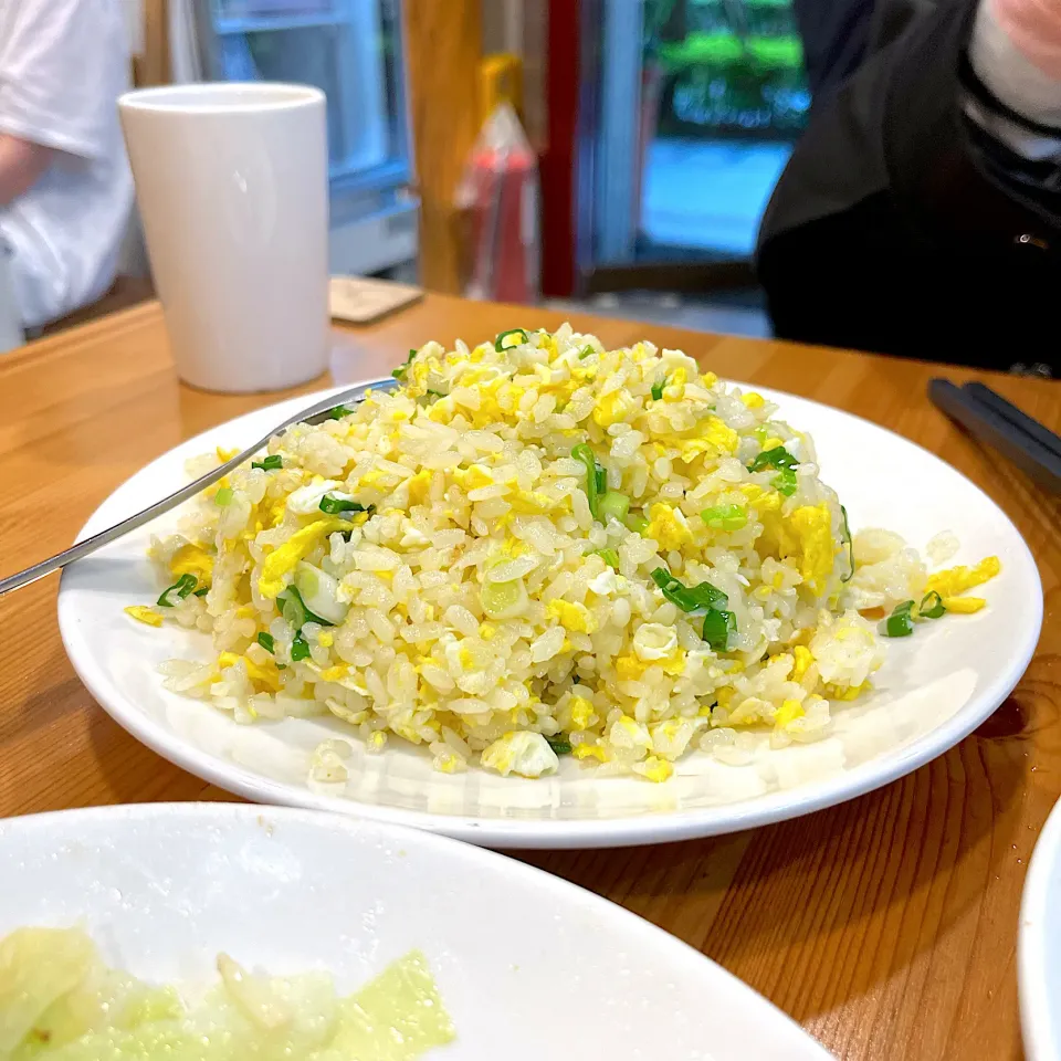 Fried rice with eggs and spring onion|skyblueさん