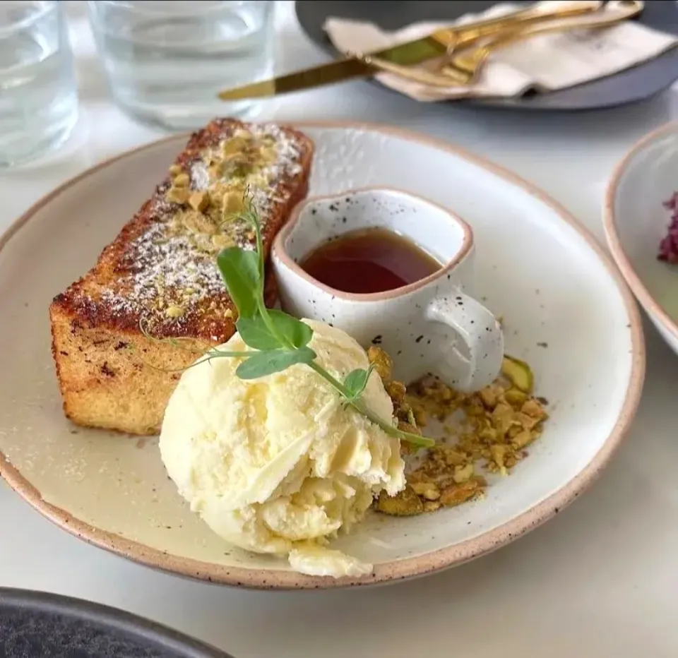 Pistachio Ice Cream & Honey Toast 🍨🍞🍯
...
...
Mmmmm... Really Yummylicious 🤤|An'leeさん