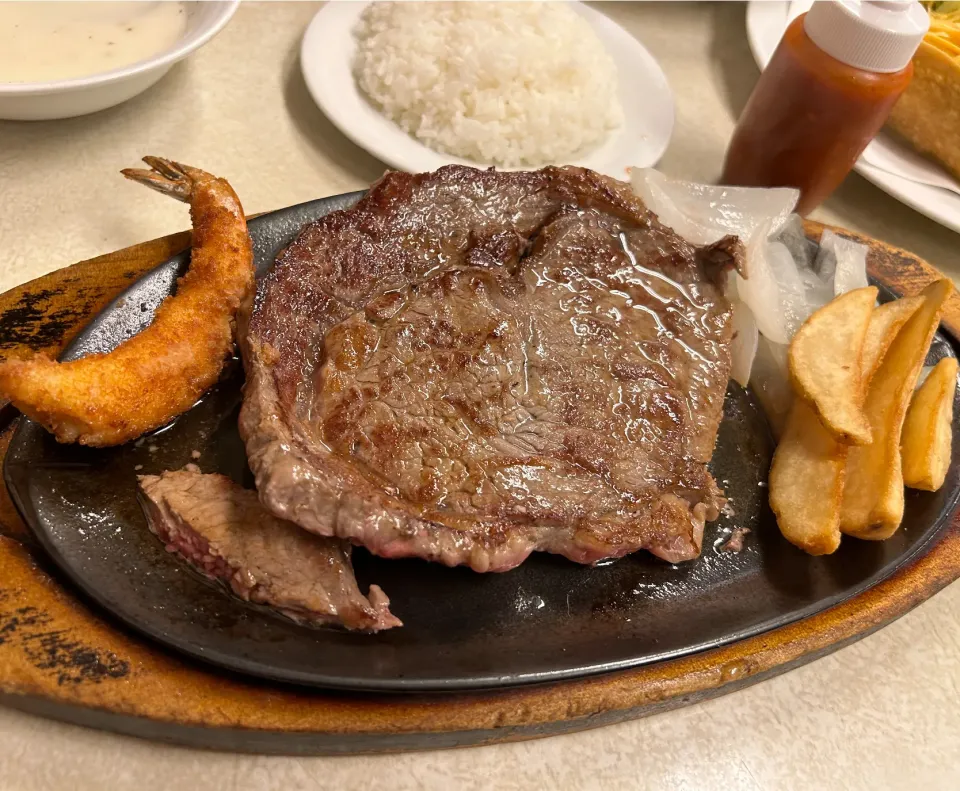 ニューヨークステーキＬ🥩エビフライトッピング🍤|buhizouさん