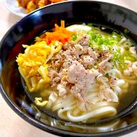 塩鶏ガラスープの肉うどん