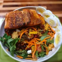 Snapdishの料理写真:Salmon and Salad|Cooking with Angie K-town Wayさん