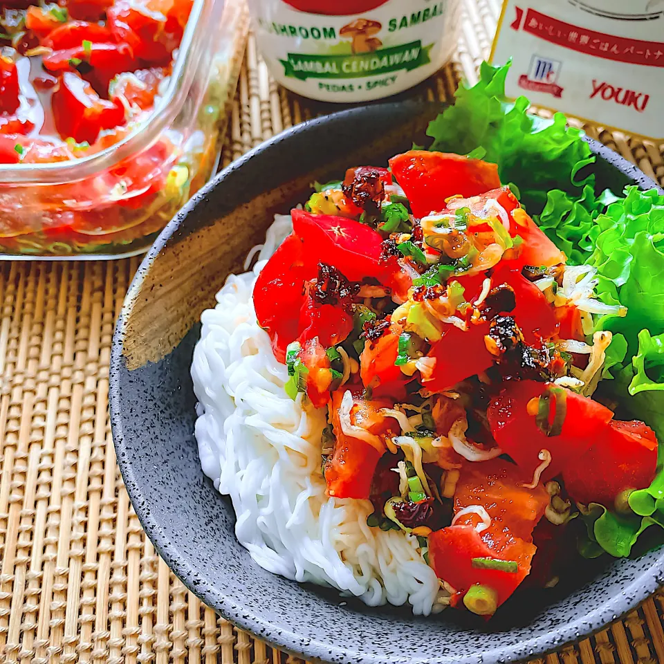 食べるサンバル🍄とトマト🍅のぶっかけつゆ|にゃんぺこさん