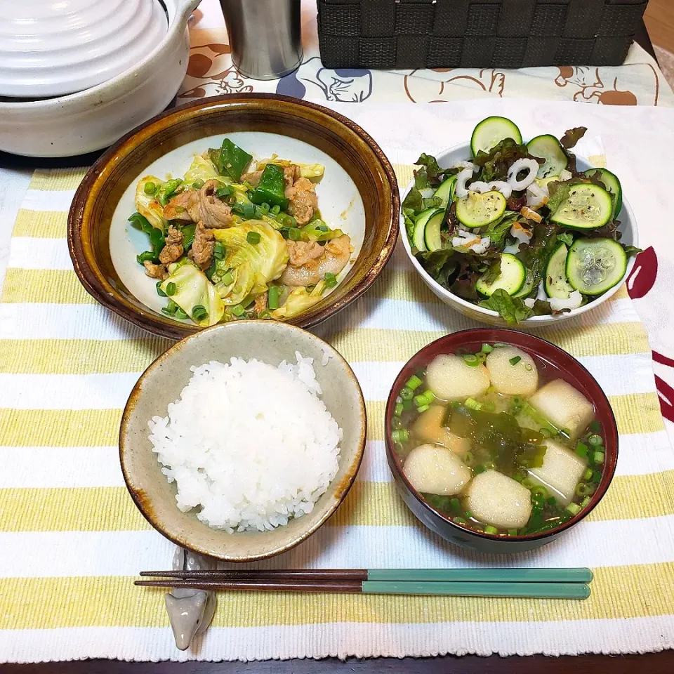 Snapdishの料理写真:ひとり暮らしの夜ご飯
回鍋肉|keeijnsさん