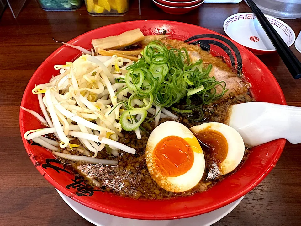 京都漆黒醤油味玉ラーメン|マハロ菊池さん