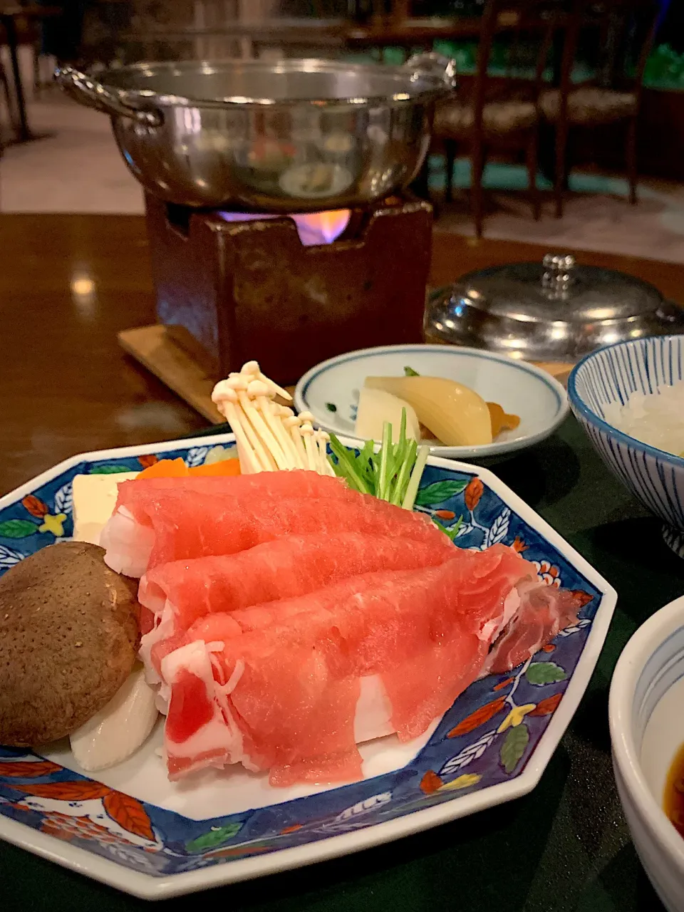 Snapdishの料理写真:鹿児島黒豚しゃぶしゃぶ|みゃ〜・はつさん