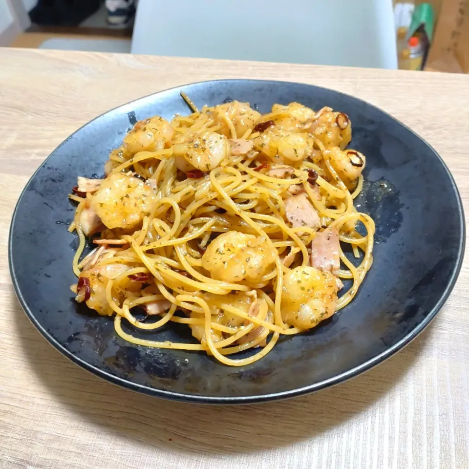 海老のレモンペペロンチーノ🍝|ラークさん