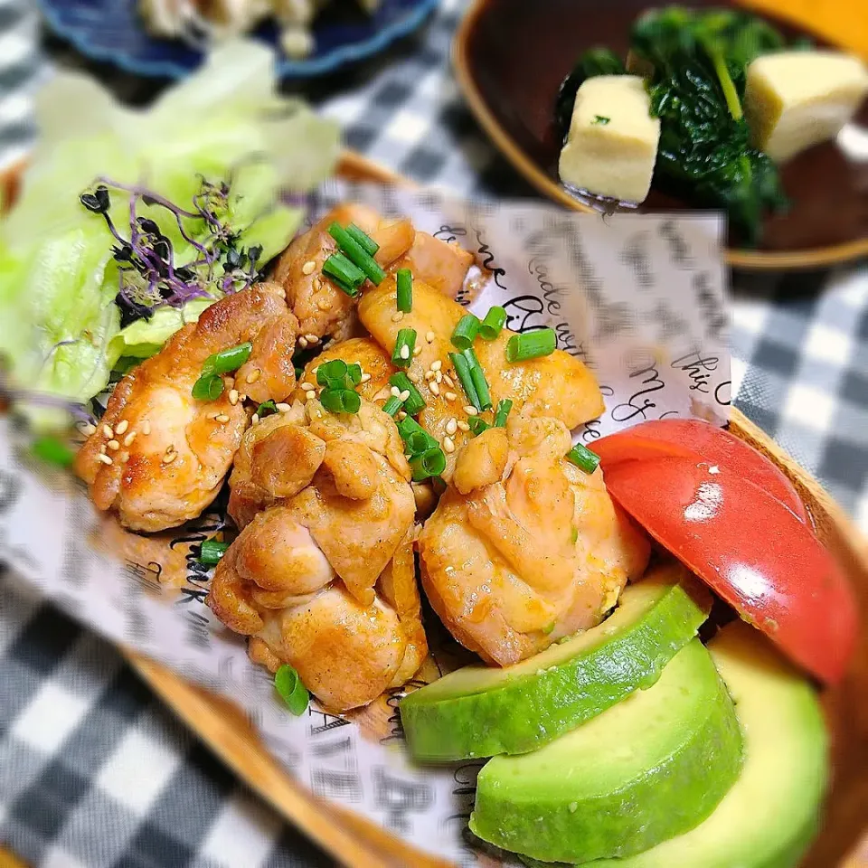 からあげビールさんの料理 【おうち居酒屋ごはん】焼肉のたれチャップ甘辛照り焼きチキン|とまと🍅さん